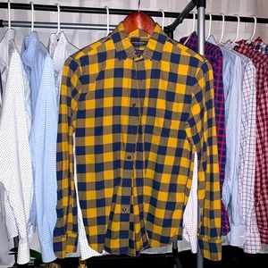 Flannel shirt, not too heavy, nor too light.